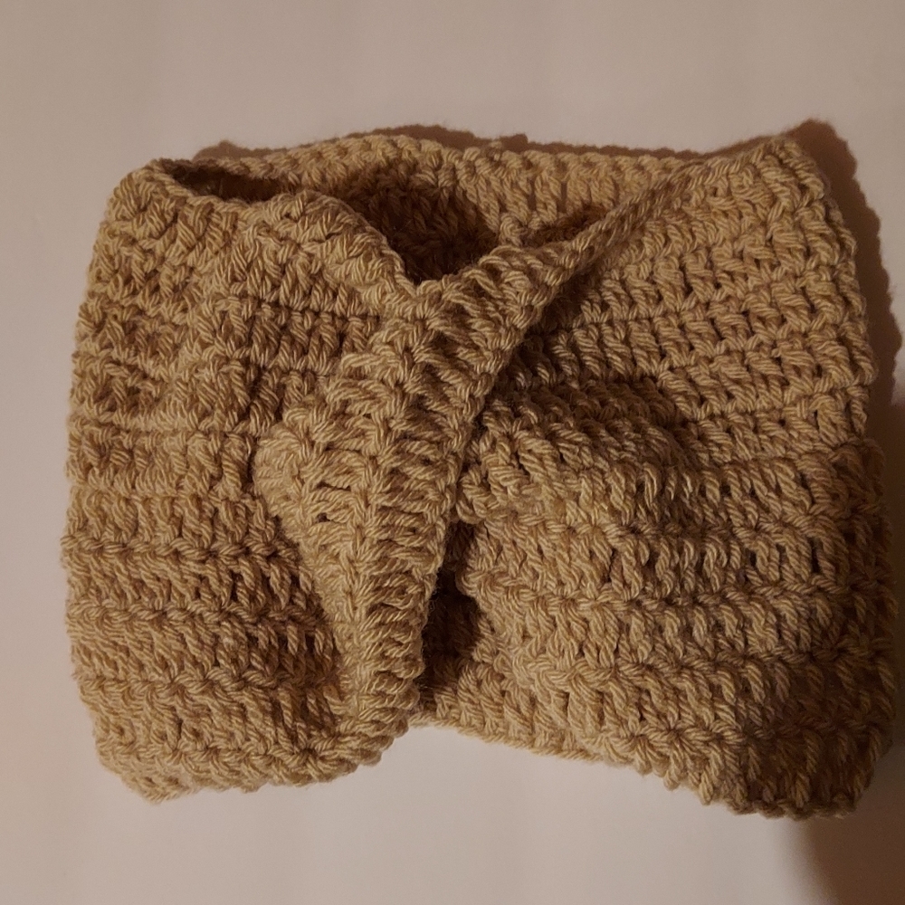 L❤️ve HANDMADE.  Earwarmers/ Headwarmers 4/$30. - Picture 6 of 9